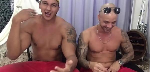  Pitbull porn entreivistando o mas novo ator do xvideos ficou massa para quem nao sab como começar no porno estamos dando a dica